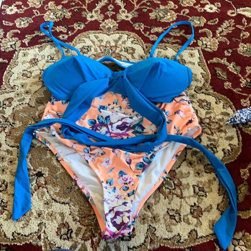 Cupshe Gorgeous Bikini Size M EUC